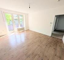 **Jetzt zugreifen: +3 Zimmer +neues Tageslichtbad +kleiner Balkon +Laminat** - Marl