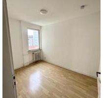 3 Zimmer im DG - 1.100,00 EUR Kaltmiete, ca.  65,00 m² in Gerlingen (PLZ: 70839)