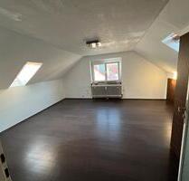 1 Zimmer Dachgeschoss Wohnung - 700,00 EUR Kaltmiete, ca.  50,00 m² in Maulbronn (PLZ: 75433)