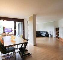 Schönes WG-Zimmer mit Balkon in Stuttgart