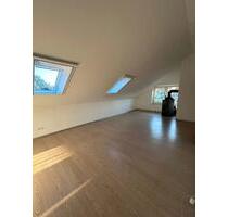 3-Zimmer Dachgeschosswohnung mit Kamin - Lehrte