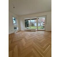 Helle 2-Zimmer Wohnung mit priv. Garten, Hobbyraum und Carport - Stuttgart Luginsland