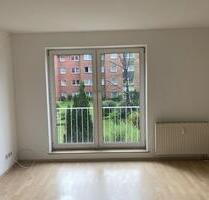 Zwei Zimmer mit Garagenparkplatz - Wildau