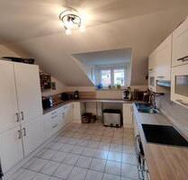 Schöne helle 4-Zimmer Wohnung mit Balkon und Stellplatz - Zachenberg