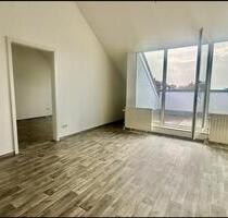 2 Zimmer Wohnung DG mit Fahrstuhl Balkon Tiergaragenstellpl - Bernau bei Berlin