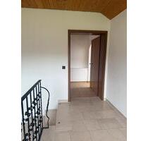 Helle teilrenovierte 2,5 Zimmer Wohnung in Lorch-Waldhausen