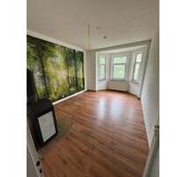 Helle 4 Zimmer Wohnung im älterer Villa mit großem Grundstück - Pößneck