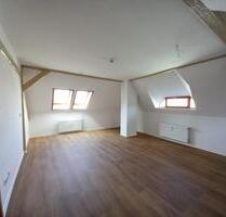 frisch renovierte 2-Zimmer Wohnung mit Charme im 3. OG in der Altenburger Str., Gößnitz