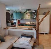 Familienfreundliche 3 Zimmer Wohnung mit Außen Stellplatz und Terrasse in Roth !