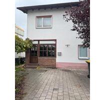 Renoviertes 5 WG Zimmer in Karben Okarben 15 km von Frankfurt !