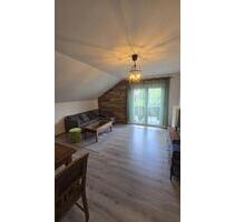 Helle 3 Zimmer Wohnung mit Tageslichtbad und Badewanne - Linsengericht