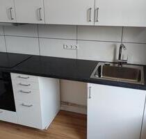 Helle, renovierte 2,5 Zimmer Wohnung mit neuer Küche (nahe Bahnhof) - Reinfeld (Holstein)