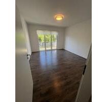 Für die große Familie: 7 Zimmer Wohnung mit EBK + Balkon zentral - Hamburg Harburg