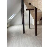 2. Zimmer Wohnung, 2. OG mit großem Balkon, frisch renoviert, EBK - Delmenhorst