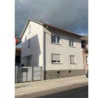 ZIMMER in WG-HAUS Weingarten - 490,00 EUR Kaltmiete, ca.  165,00 m² in Weingarten (Baden) (PLZ: 76356)