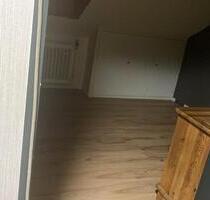 Zimmer in Raunheim vermieten - 450,00 EUR Kaltmiete, in Kelsterbach (PLZ: 65451)