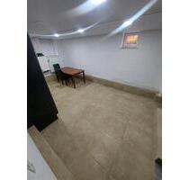 4 Zimmer Kellerwohnung - 1.100,00 EUR Kaltmiete, ca.  100,00 m² in Itzehoe (PLZ: 25524)