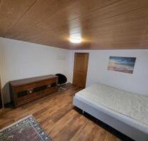 Zimmer zum vermieten - 600,00 EUR Kaltmiete, ca.  20,00 m² in Ichenhausen (PLZ: 89335)