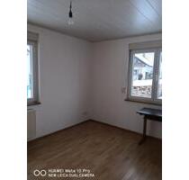 3 Zimmer Wohnung OG mit Balkon - 690,00 EUR Kaltmiete, ca.  80,00 m² in Wehingen (PLZ: 78564)