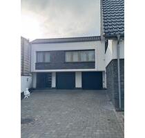 Gemütliche 2 Zimmer Wohnung ( 80 qm ) zu vermieten - Sankt Augustin