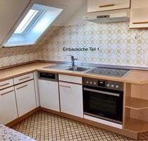 Helle 2,5 Zimmer DG-Wohnung in Holzmaden, 40qm, EBKPKW-St.-Platz