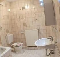 3 Zimmer Wohnung, 87+40m², Hobbyraum, Badewanne, zentrumsnah - Hof Altstadt