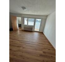 1 Zimmer Wohnung, Einbauküche, Balkon, PKW Stellplatz, Keller - Ellwangen (Jagst)