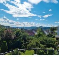 Traumhafter Ausblick - 3-Zimmer Wohnung auf 2 Etagen - Täferrot