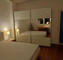 WG Zimmer kurzfristig frei - 630,00 EUR Kaltmiete, ca.  100,00 m² in Köln (PLZ: 50676) Innenstadt