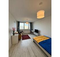 1 zimmer wohnung neu renoviert - 796,00 EUR Kaltmiete, ca.  35,00 m² in Berlin (PLZ: 12687) Marzahn-Hellersdorf
