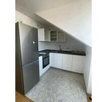 2 Zimmer Wohnung mit EK & Stellplatz (Breslaustr 10 in Hof)