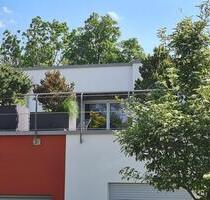 4,5 Zi Wg in 2 Parteienvilla mit Dachterrasse und privatem Wellnessbereich (Wfl 120 qm) - Gräfelfing