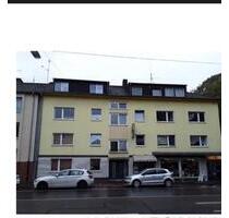 Dachgeschoss Wohnung 3.5 Zimmer Wohnung - Oberhausen Biefang