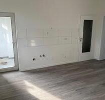 Komplett sanierte 2 Zimmer Wohnung mit Balkon in Gelsenkirchen zu vermieten