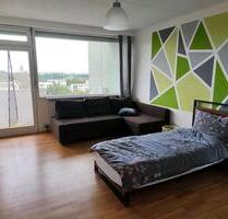 Möbliertes Zimmer zur Untermiete in 2-Zimmer-Wohnung in Freising