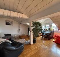 Erstklassige 2-Zimmer DG-Wohnung im Zentrum von Lampertheim !