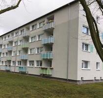 **Familien aufgepasst!... Schöne und bezugsfertige 4-Zimmer Wohnung mit Balkon** - Duisburg Duisburg-Mitte