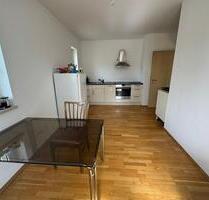Zimmer frei - 450,00 EUR Kaltmiete, ca.  73,00 m² in Burghausen (PLZ: 84489)