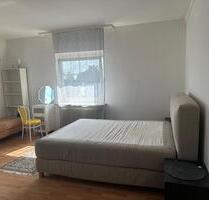 1 Zimmer in WG - 460,00 EUR Kaltmiete, ca.  90,00 m² in Rosbach vor der Höhe (PLZ: 61191)