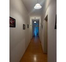 großes helles Wg Zimmer - 475,00 EUR Kaltmiete, ca.  23,00 m² in Aschaffenburg (PLZ: 63741) Damm