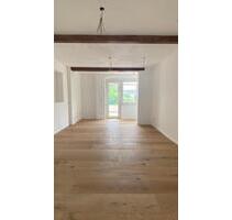 Frisch kernsanierte 2-Zimmer Wohnung mit Terrasse und Garten - Mönchengladbach Süd