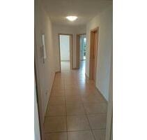 3-Zimmer Wohnung mit Garten - 990,00 EUR Kaltmiete, ca.  90,00 m² in Unterneukirchen (PLZ: 84579)