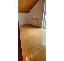 Wunderschöne 3 Zimmer DG Wohnung in Bergrheinfeld zu vermiet