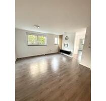 Neuwertige 2 Zimmer Wohnung mit Terrasse und EBK in Beuren