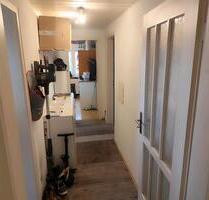 Vermiete 2 Zimmer Dachgeschosswohnung in Rehnenhof - Täferrot