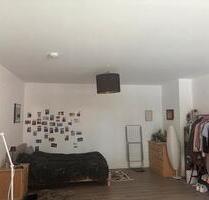 28qm großes WG Zimmer mit Balkon ab 15.10. zu vermieten - Wedel