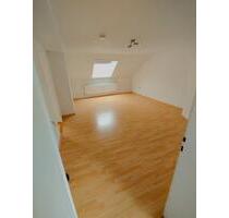1 Zimmer Apartment in 2-er WG in Neu-Ulm zu vermieten.
