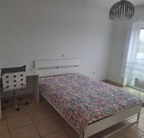 Möblierte WG ZIMMER in 4 Zimmerwohnung in Gießen - Lollar