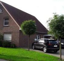 !!Achtung, solvente Mieter aufgepasst !! Gepflegte 3 Zimmer Obergeschosswohnung mit Carport und Geräteraum in ruhiger Wohnlage zu vermieten, Nähe Bünting & Stadt Leer - Nortmoor