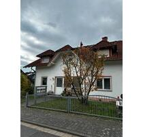 Moderne, lichtdurchflutete 3,5 Zimmer Wohnung in ruhiger Umgebung - Glauburg